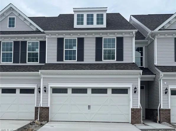 975-4 Memory Ln, Aurora, OH 44202