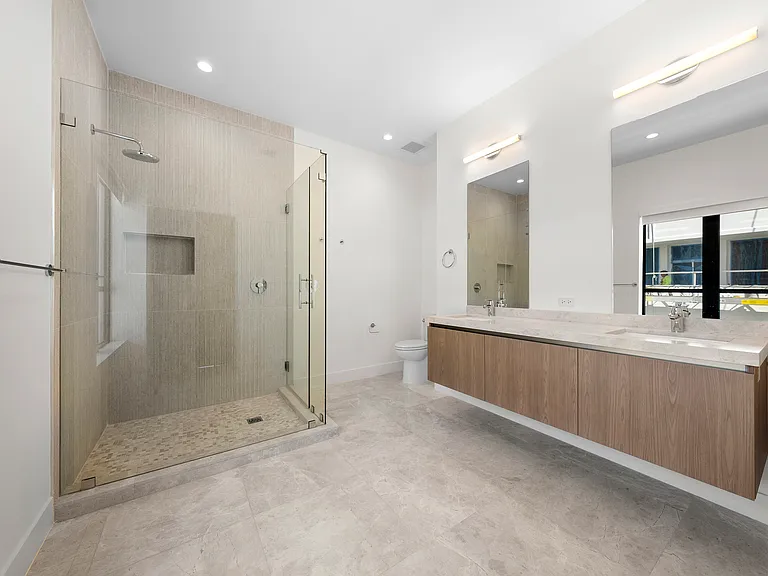 701 VALENCIA — Photo 49