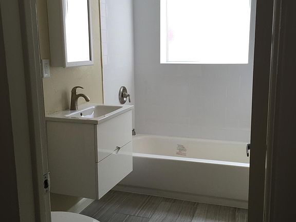 5th image of 4139 N Alcott St