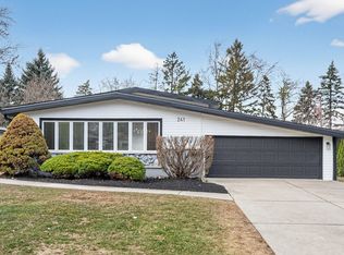 241 E Schick Rd, Bloomingdale, IL 60108