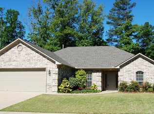 14 Congressional Dr, Little Rock, AR 72210