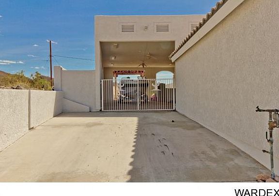 3rd image of 3916 Bear Dr
