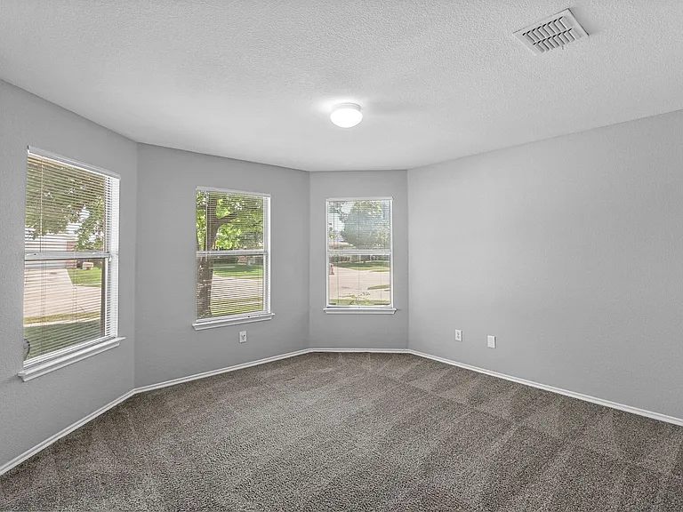2817 Briargrove Ln — Photo 8