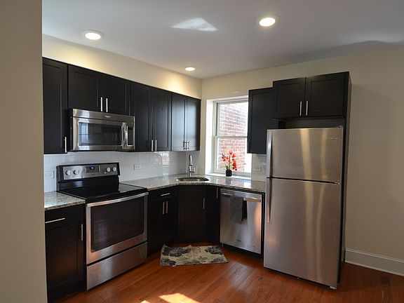 2nd image of 1949 Locust St APT 4