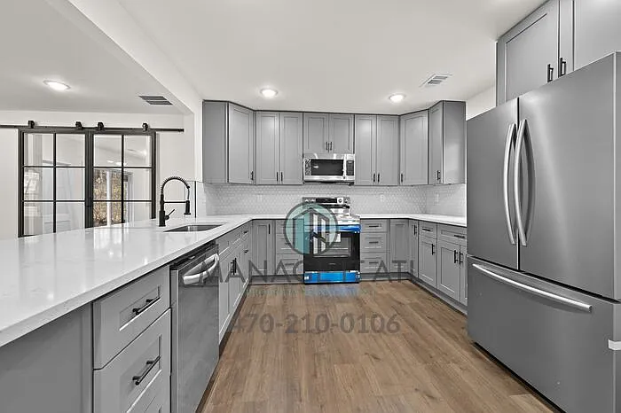 2762 Candler Rd — Photo 7