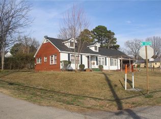 1008 W College St, Ozark, AR 72949