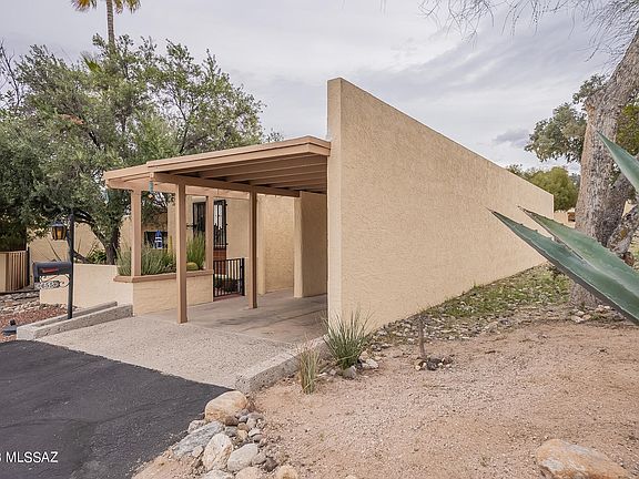 3rd image of 655 E Camino Lujosa