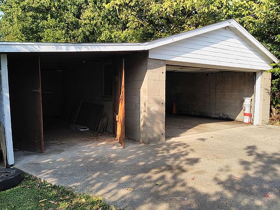 3rd image of 44 De Camp Ave