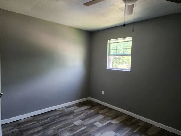 4508 Windsor Dr — Photo 3