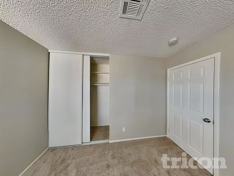 271 Princess Ann Ct — Photo 10