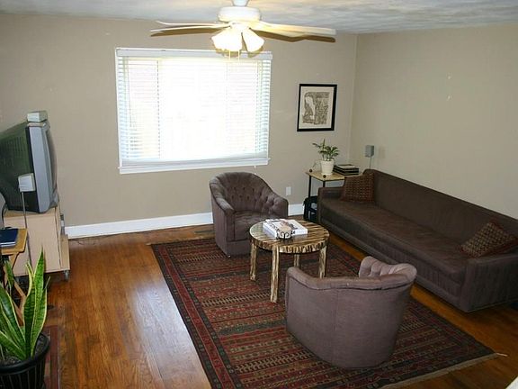 5th image of 9236 Marlow Ave