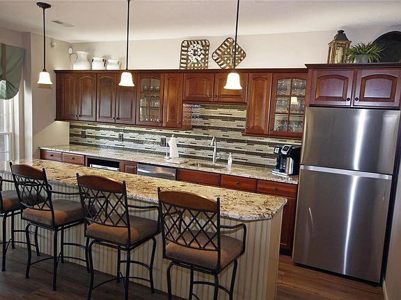 3rd image of 2831 Woodfield Dr
