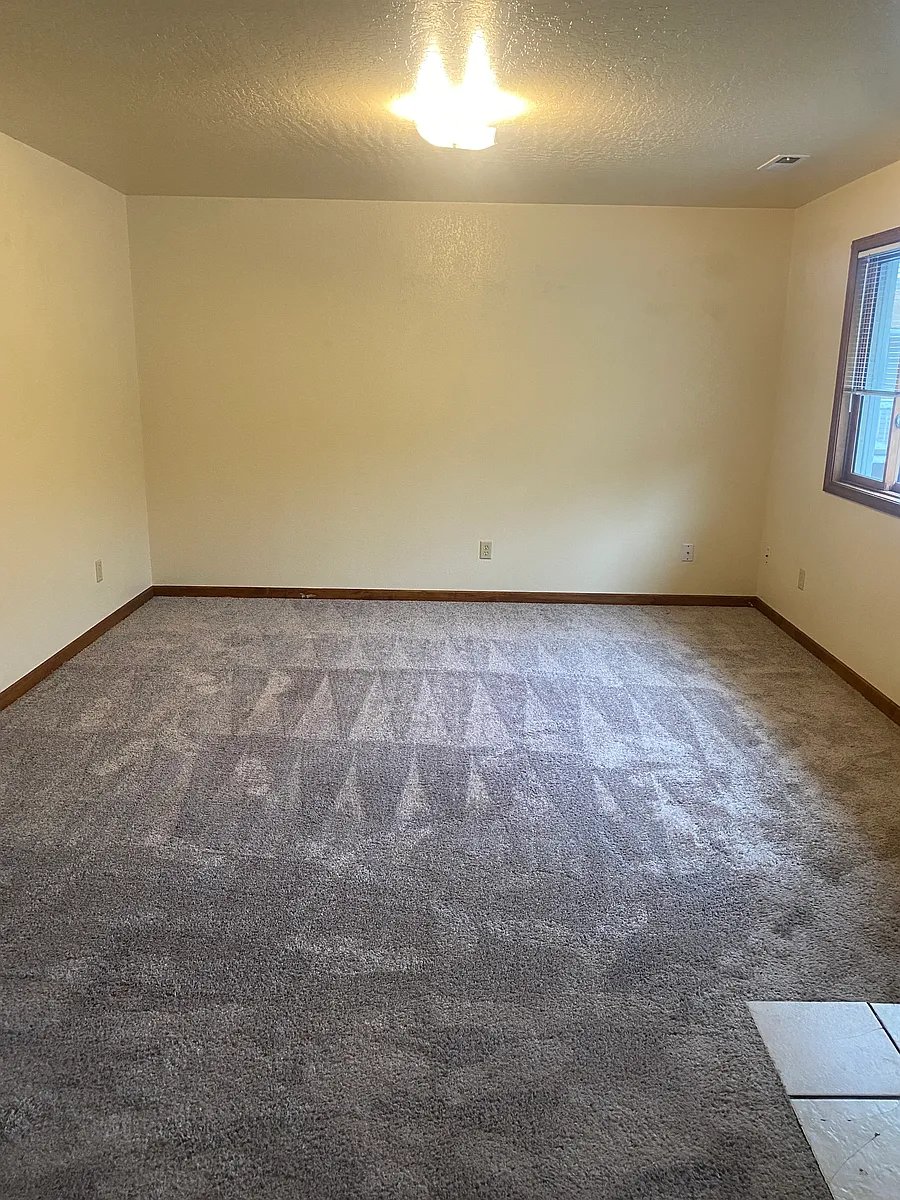 Spacious light & open Living Room - 801 Rodgers St #5
