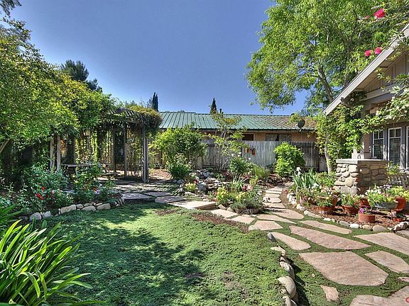 3rd image of 2889 Alta St