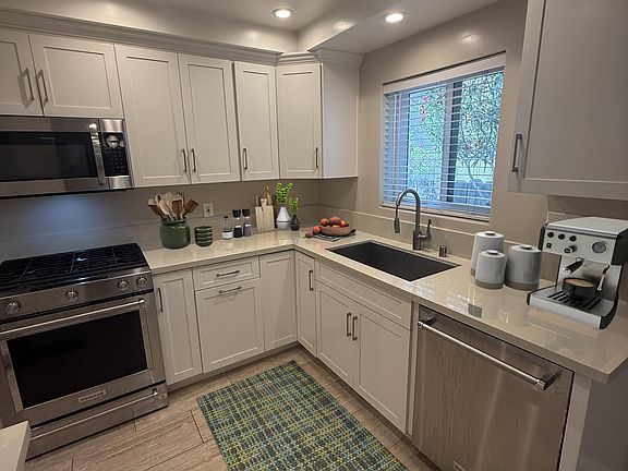 5th image of 1414 Ocean Park Blvd