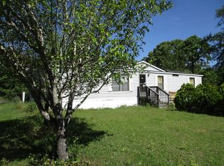 627 Barn Rd, Bonneau, SC 29431