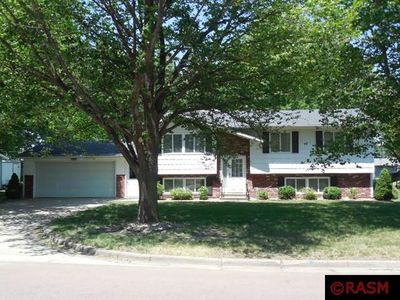 725 2nd St SW, Madelia, MN, 56062