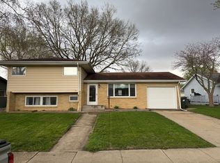 1204 E 19th St, Sterling, IL 61081