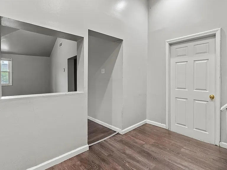 2568 W 19th Pl — Photo 10