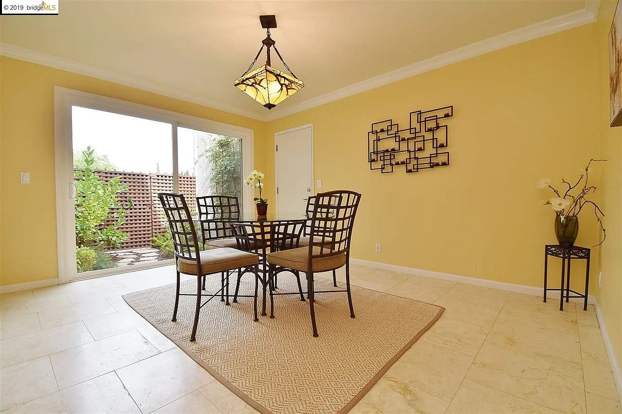 2 bed, 2.5 bath, 1339 sqft, $3,800 — Photo 3