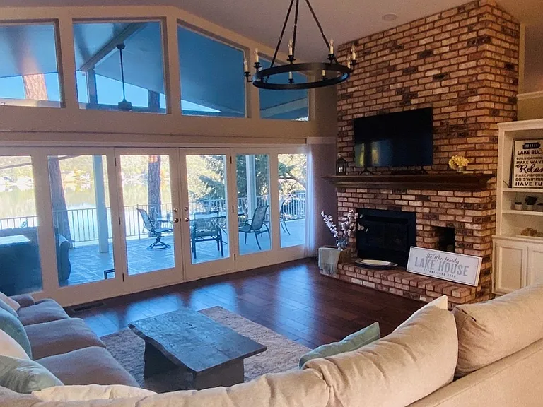 18484 Chaparral Dr — Photo 2