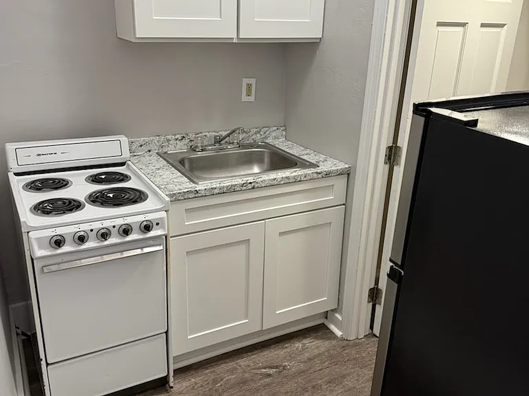 305 Bay St #C1 — Photo 3