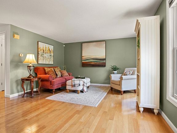 5th image of 2 Maura Cir
