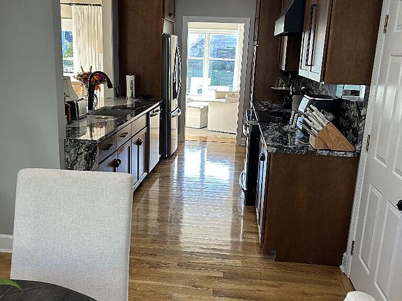 2nd image of 1003 Northbridge Ln
