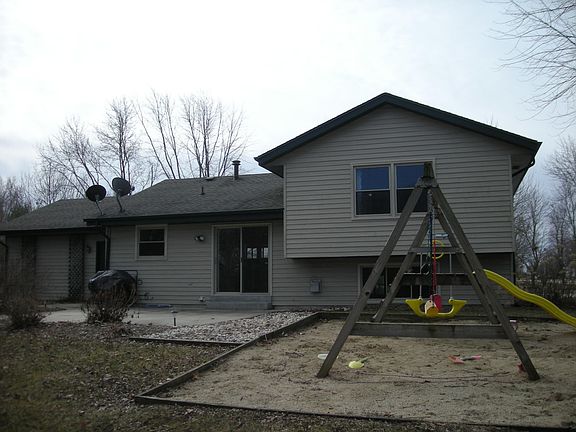 3rd image of N161W19444 Stonehedge Dr