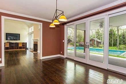 5th image of 69 Wainscott Main St