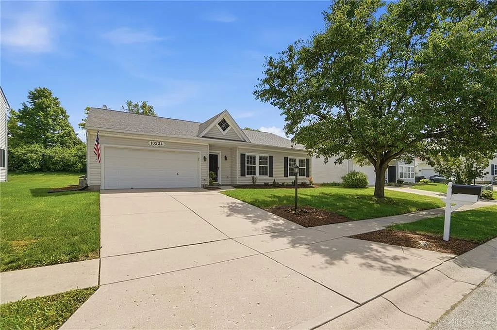 3 bed, 2.0 bath, 1370 sqft, $2,650 — Photo 2