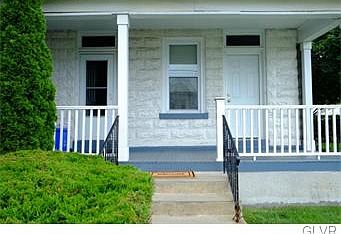3rd image of 204 E 21st St