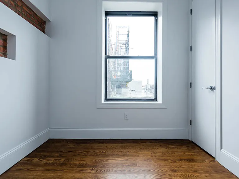 1635 Putnam Ave #2F — Photo 5