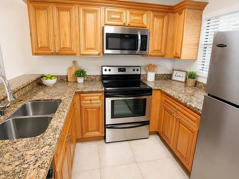 1463 Lake Crystal Dr #G — Photo 3