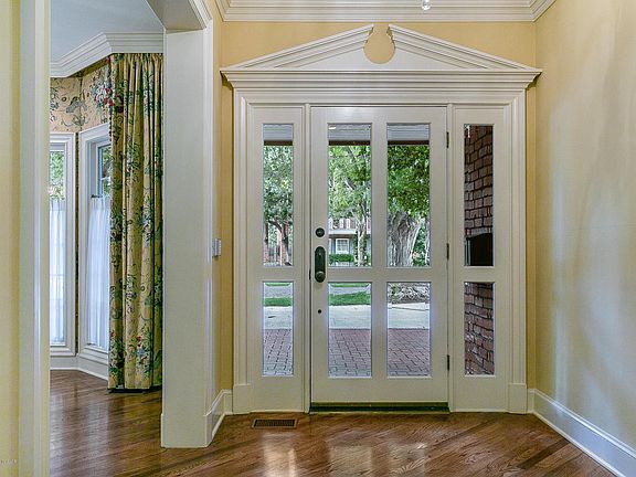 5th image of 2323 Juniper Dr