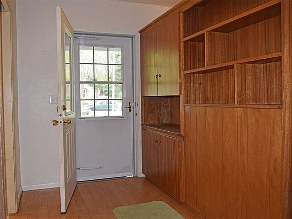 3rd image of 644 Avenue B
