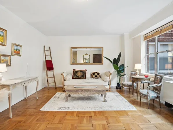 12 Beekman Place image 3 of 6