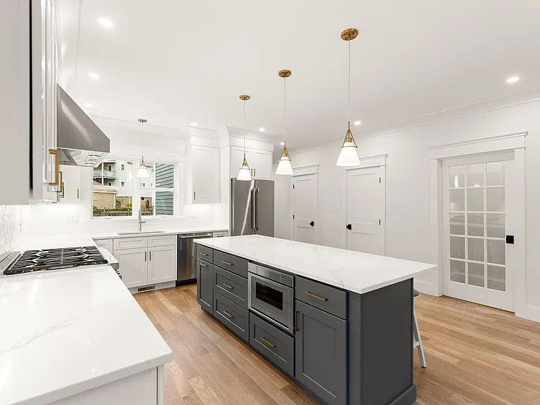 45 Maplewood St #45 — Photo 4