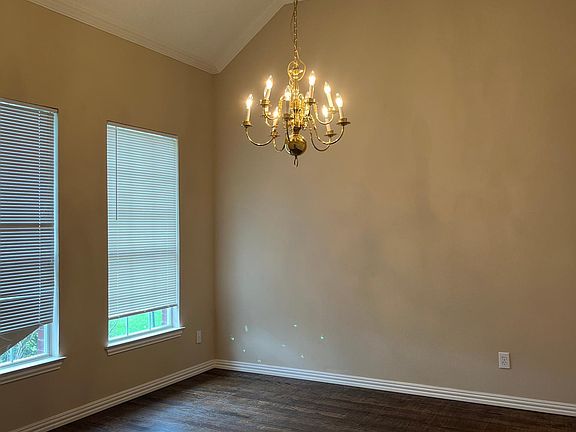 3rd image of 5516 Charleston Dr