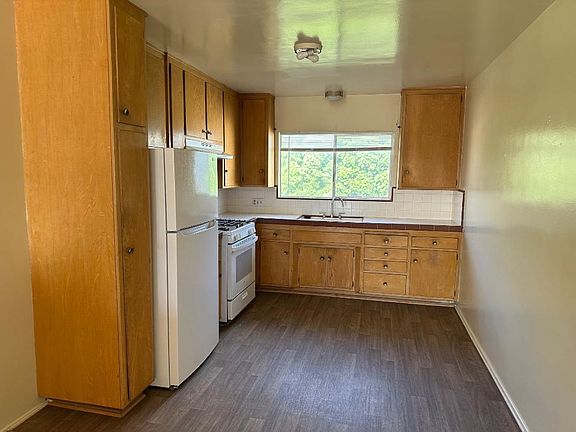 2nd image of 710 W 37th St #1-8