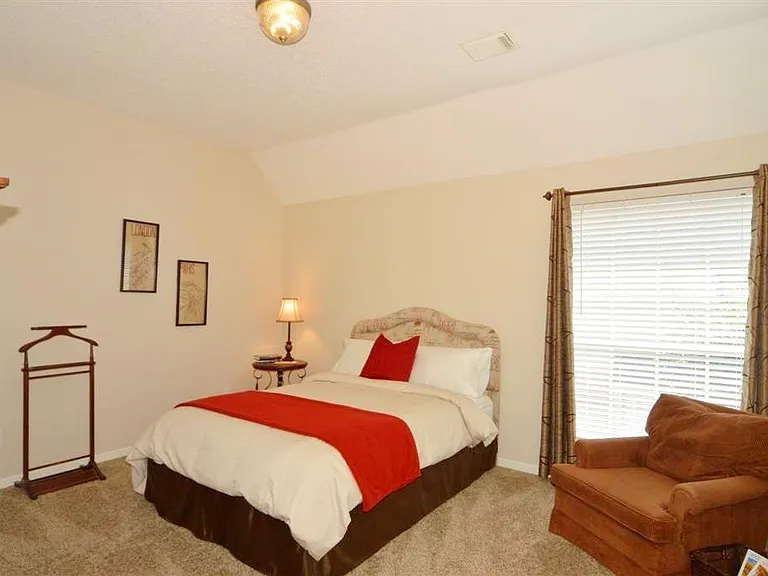 4103 Walnut Pond Dr — Photo 5
