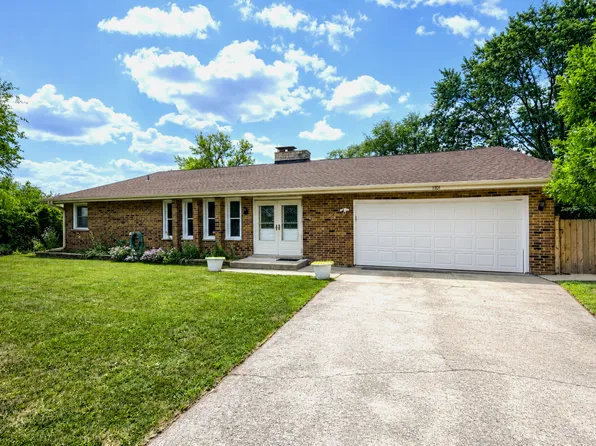 1701 Lynwood St, Crest Hill, IL 60403
