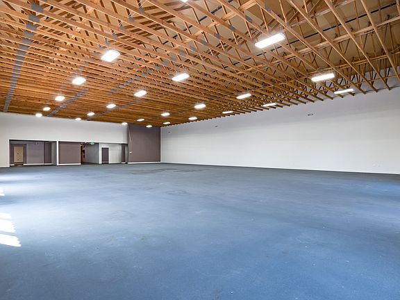 4th image of 500 W La Habra Blvd