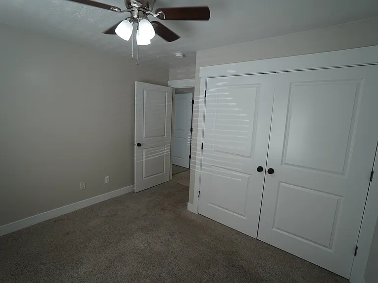 3 bed, 1.0 bath, 1092 sqft, $1,550 — Photo 10