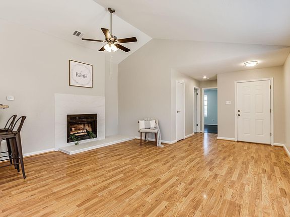 5th image of 929 Sugarberry Dr