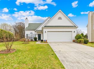 13705 Queenswater Ln, Charlotte, NC 28273