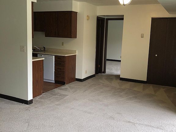 3rd image of 1502 Villa Dr APT B