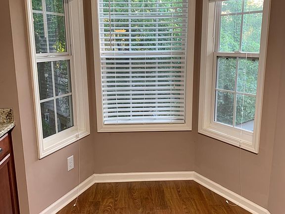 4th image of 3921-209 Riverlook Pkwy SE #5