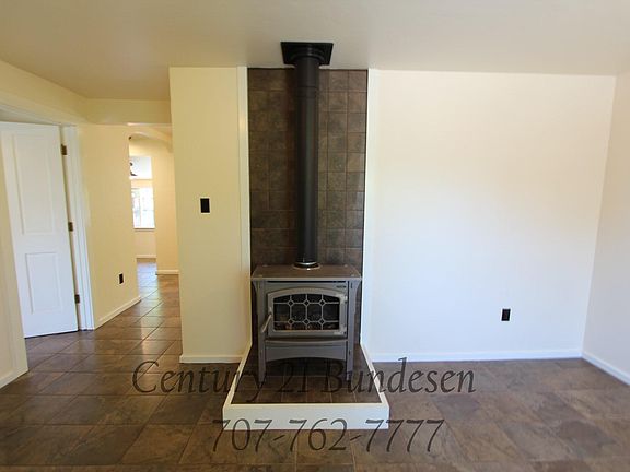 5th image of 726 Petaluma Blvd S