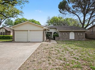 2621 Warren Ln, Fort Worth, TX 76112